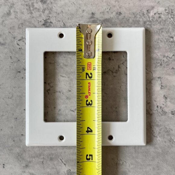 Pack of 4 Leviton 2-Gang GFCI Outlet Cover Plates - Picture 14 of 14